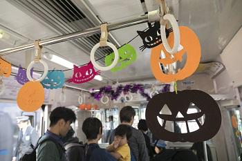 ③ハロウィーン列車（内部） (1).jpg